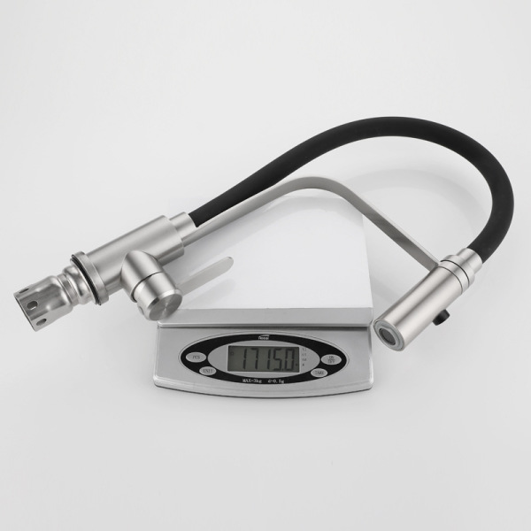 Telescopic silica gel universal sink faucet