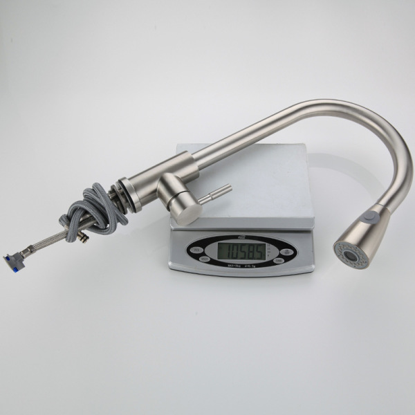 Kitchen tap hot and cold can be rotated