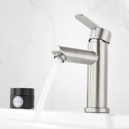Wash basin faucet
