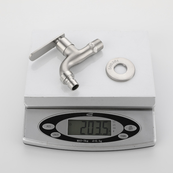 Washing machine faucet anti-freeze and explosion-proof